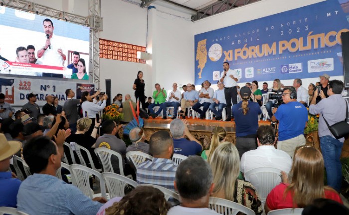 Em Mato Grosso, governador Wanderlei Barbosa discute sobre obras nas BRs-158 e 242 para melhorar escoamento de produção no Tocantins - Foto: Antônio Gonçalves/Governo do Tocantins