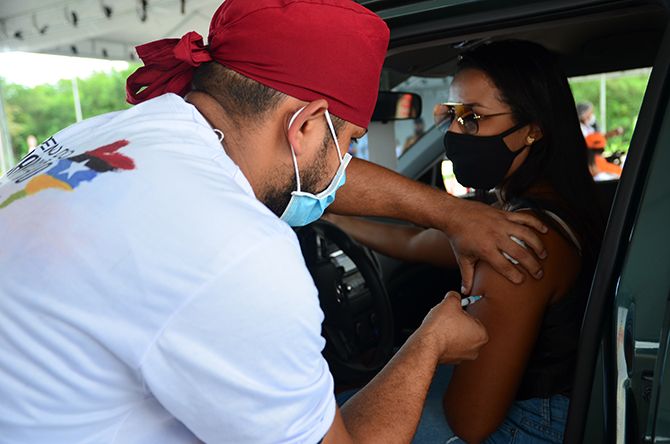 <em>Encerramento da primeira fase da vacinação dos servidores da SEAP (Foto: Clayton Monteles)</em>