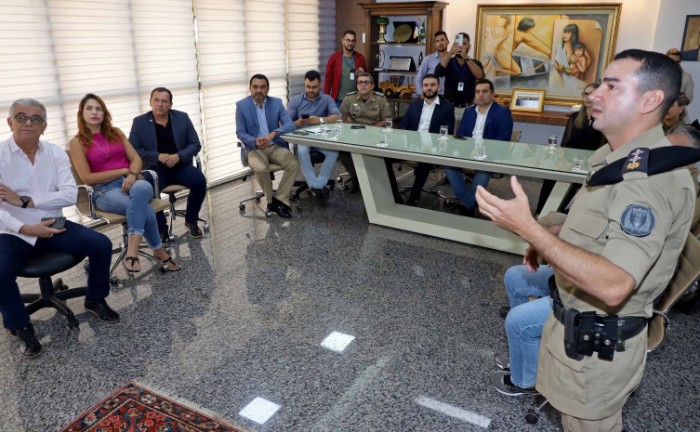 Reunião liderada pelo governador Wanderlei Barbosa contou com presença do alto escalão da PM, do próprio Governo e de deputados estaduais - Foto: Esequias Araújo/Governo do Tocantins