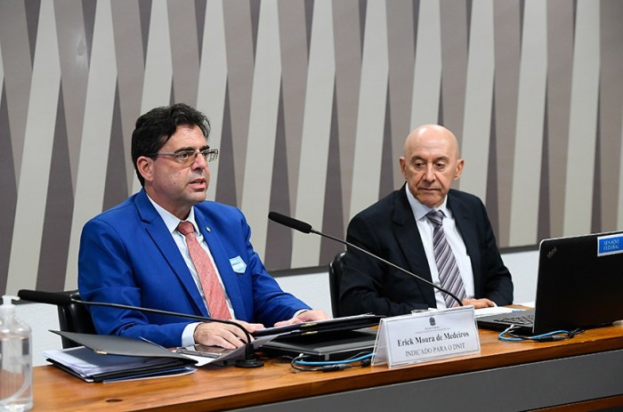 Erick Moura de Medeiros e o presidente da CI, Confúcio Moura, durante sabatina - Foto: Marcos Oliveira/Agência Senado