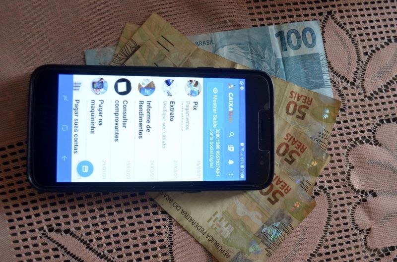 Segunda parcela para os nascidos em abril somará R$ 488,2 milhões, diz governo - (Foto: Carlos Emir/Futura Press/Estadão Conteúdo - 30.04.2021)