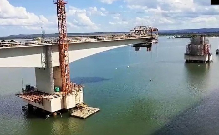 Concretagem das aduelas 14 e 14A do P12, na obra da ponte sobre o Rio Tocantins, sentido Fátima para Porto Nacional - Foto: Ageto/Governo do Tocantins