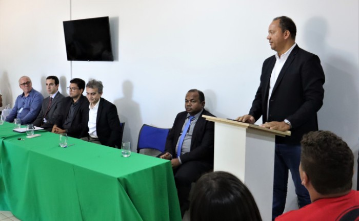 Secretário executivo da Seciju, Hélio Marques, destacou os esforços dos formandos, familiares e da equipe do Escritório Social - Foto: Márcia Rosa/Governo do Tocantins