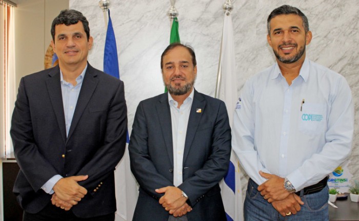 Carlos Humberto Lima, recebe representantes da Copi - Foto: Arthur Silva/Governo do Tocantins
