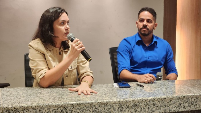 - A palestra foi conduzida pela secretária-adjunta de Licitações e Compras Estratégicas da Segep, Aline Vasconcelos (Foto: Divulgação)