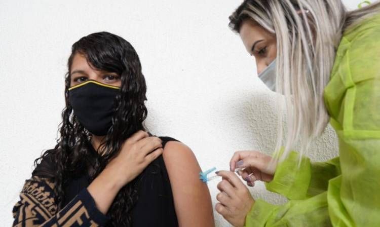 Vacinação deve permitir retorno das aulas - (Foto: Divulgação / Prefeitura de Santa Luzia)