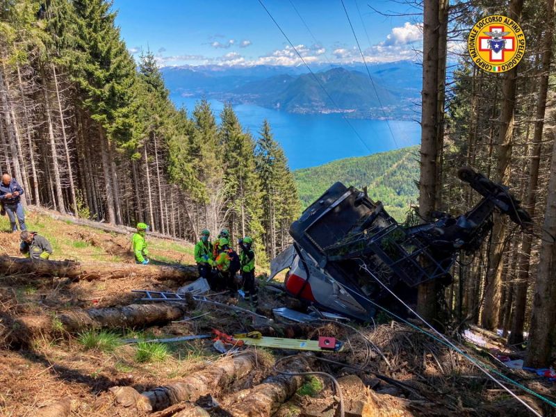 Sobe para 12 o número de mortos em queda de teleférico na Itália - (Foto: ALPINE RESCUE SERVICE/Handout via REUTERS - 23.5.2021)