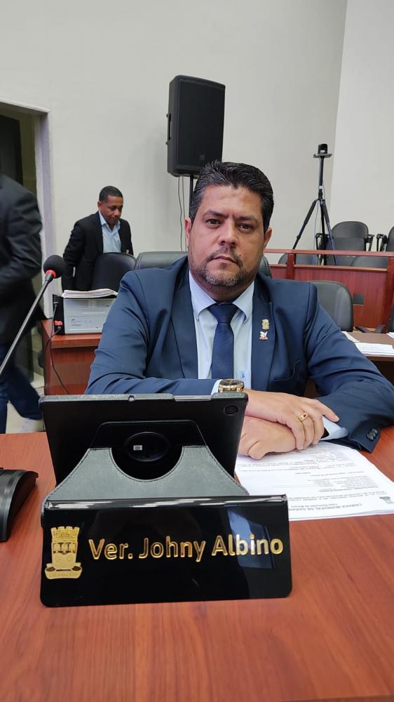 Vereador Johnny Albino durante reunião na Câmara Municipal de Garanhuns. FOTO: Assessoria/Divulgação 