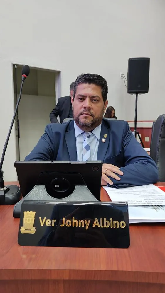 Vereador Johny Albino durante reunião na Câmara Municipal de Garanhuns / Foto: Divulgação 
