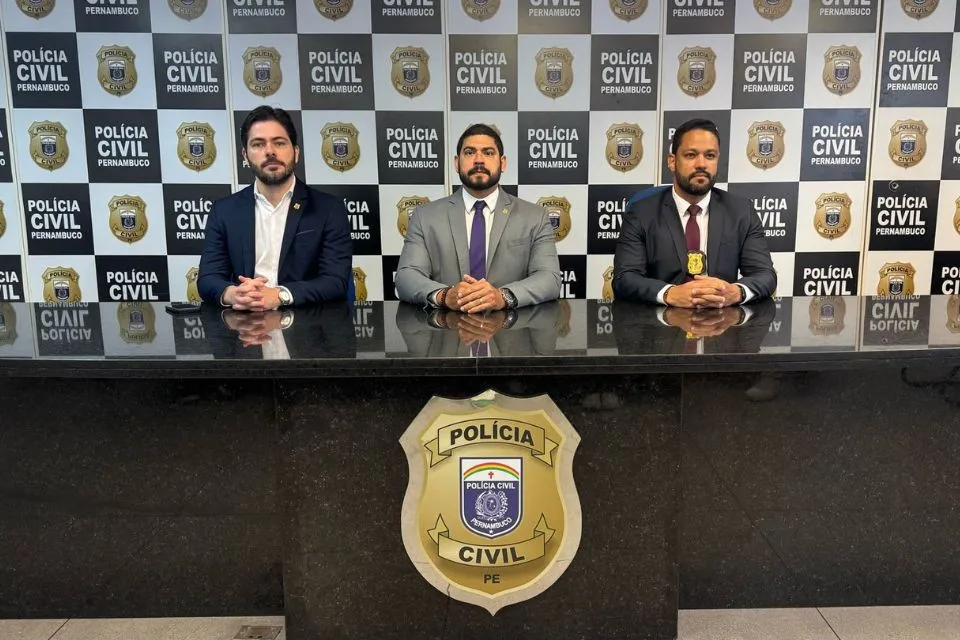 Delegado Jeová Miguel, 3ª DECCOR, delegado Paulo Dias, DIRESP e Paulo Furtado do DRACCO. Foto: Polícia Civil/Divulgação