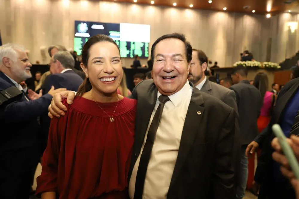 Governadora Raquel Lyra ao lado do deputado Izaías Régis / Foto: Divulgação