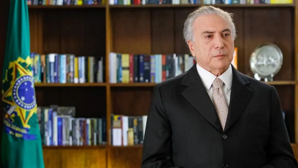 Ex-presidente chama taxação de “despropositada” e afirma que a suspensão de vistos dos ministros do STF é “lamentável”. Foto: Beto Barata/PR