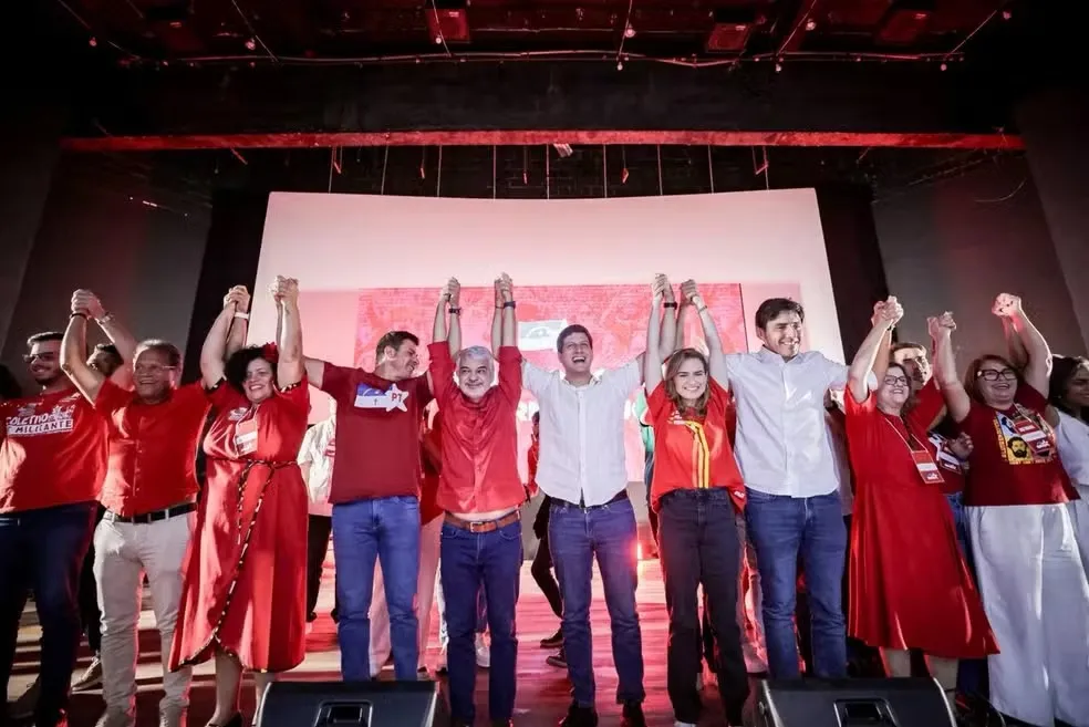 A CHAPA ESTÁ COMPLETA: PT oficializa apoio a João Campos e Humberto Costa disputará reeleição no palanque da Frente Popular