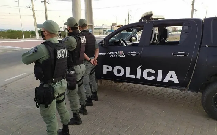Homem é preso pelo GATI com pedras de crack, em Garanhuns