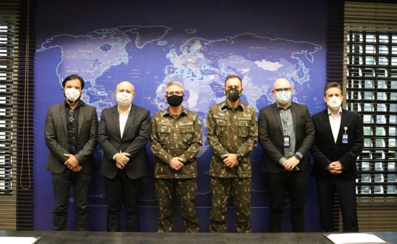 Da esquerda para a direita: Antonio Guerreiro, Luiz Cláudio Costa, General de Brigada Carlos Eduardo Barbosa da Costa, General de Divisão Richard Fernandez Nunes, Thiago Contreira e Clóvis Rabelo em encontro em São Paulo - (Foto: Record TV)