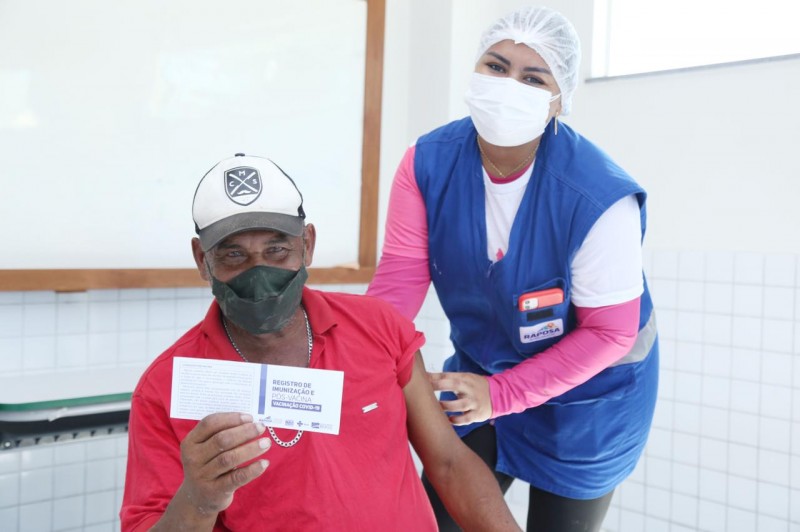 <em>Antônio Carlos Gomes defende que a vacina ajuda a salvar vidas (Foto: Márcio Sampaio)</em>