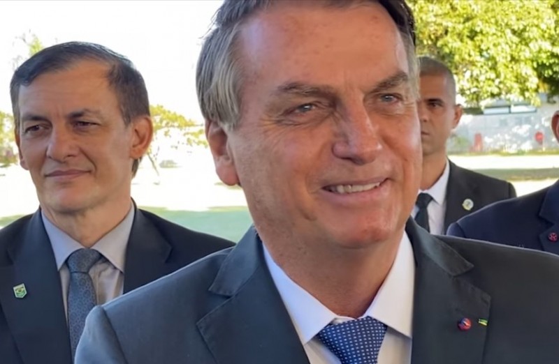 Bolsonaro diz que Brasil não atrasou vacinas - (Foto: Youtube / Reprodução)