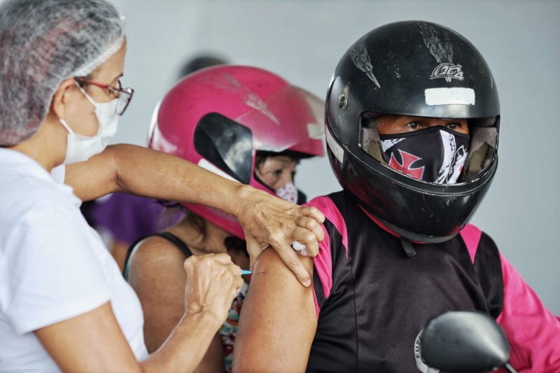 Força-tarefa organizada pelo Governo do Estado para a ampliação da cobertura vacinal contra Covid-19 (Foto: Ruy Barros)