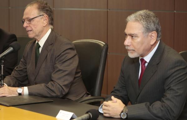 A esquerda na imagem, Carlos Arthur Nuzman, a direita General Marco Aurélio Costa Vieira