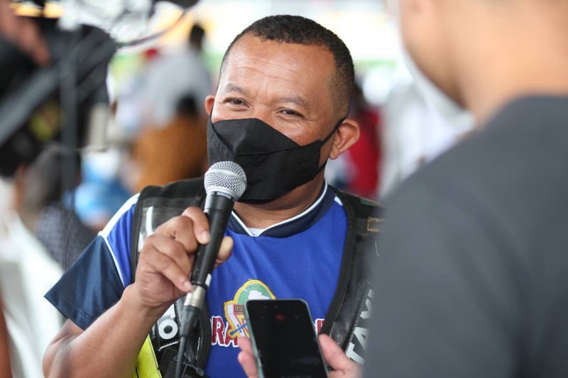Mototaxista Celebra imunização
