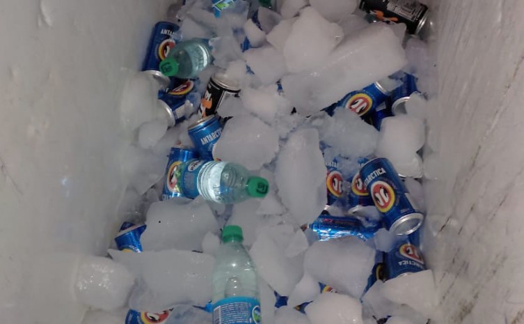 Organizadores usavam gerador para manter a bebida alcoólica resfriada - Foto: Segurança Pública/Governo do Tocantins