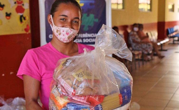 Já foram distribuídas mais de 1,1 milhão de cestas básicas nos 139 municípios do Estado  - Foto: Alexandre Alves/Governo do Tocantins