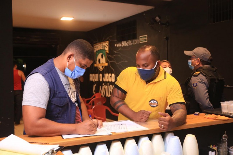Seguimento Bares e Restaurantes foi o segundo mais abordado pelas fiscalizações da Vigilância Sanitária (Foto: Márcio Sampaio)