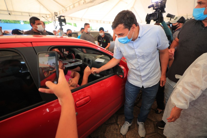 vacinação contra Covid-19 em Manacapuru. FOTOS: Diego Peres/Secom e Mauro Neto