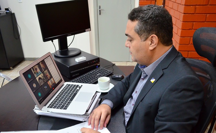 Durante a reunião, o titular da Adetuc e presidente do Foestur, Jairo Mariano, ressaltou a oportunidade de divulgação dos atrativos do Tocantins na Feira da Associação Brasileira de Agências de Viagens, que será realizada em outubro - Foto: Flávio Cavaler