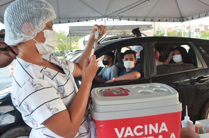 Vacinação no Pátio Norte Shopping (Foto: Nael Reis)