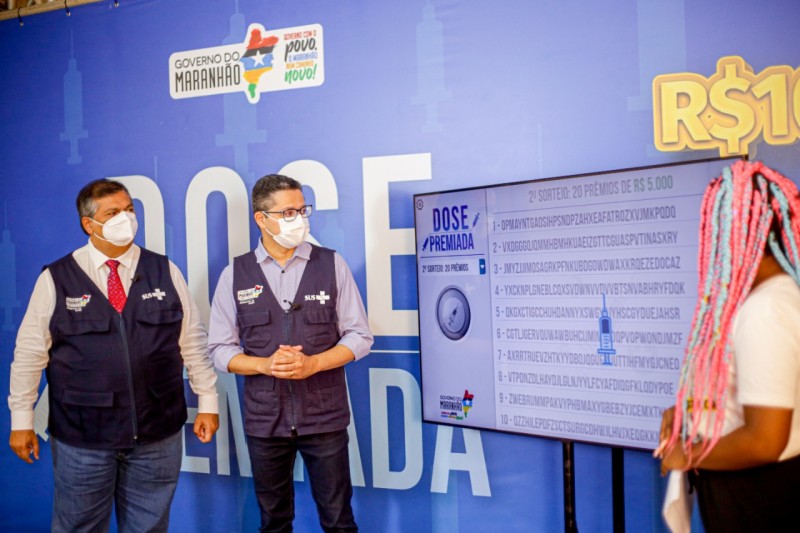 <em>Governador Flávio Dino e secretário Carlos Lula acompanharam o primeiro sorteio (Foto: Brunno Carvalho)</em>