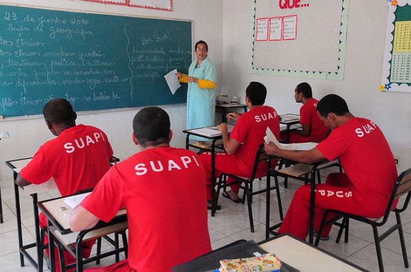 Atualmente, 66% dos presídios do país têm pelo menos uma sala de aula e 57%, uma biblioteca - Omar Freire/Imprensa MG