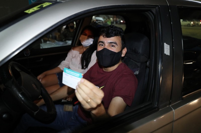 Rafael Melo foi vacinado no Sambódromo de Manaus - Foto: Tácio Melo/Secom