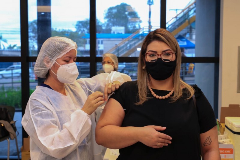 trabalhadores se organizam para garantir a imunização
