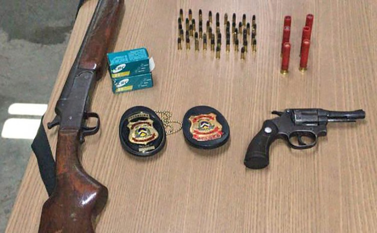 A ação que resultou na apreensão das armas foi deflagrada após investigações de tentativa de homicídio, ocorrida no mês de outubro de 2020, em uma praça no centro de Divinópolis - Foto: SSP/Governo do Tocantins