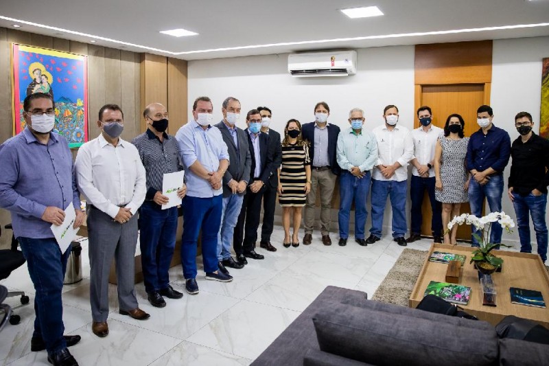 Assinatura com o Instituto Ação Verde para uma plataforma de confecção automática do CAR - Foto por: Christiano Antonucci