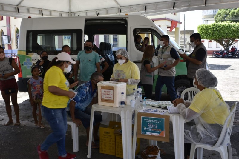 servidores intensificam a campanha de vacinação