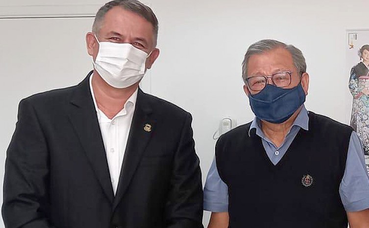 Secretário da Agricultura, Pecuária e Aquicultura Jaime Café reuniu-se, no final da tarde dessa segunda-feira, 12, com o diretor da Nippon Koei no Brasil, Roberto Kurokawa, para a implantação de um projeto piloto de produção de orgânicos - Foto: Divulgaçã