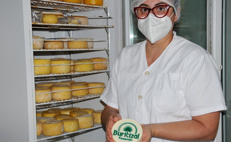 Para a proprietária da Fazenda Buritizal, Ariana Silva Braga, o agroturismo é uma atividade de complemento de renda e ao mesmo tempo uma vitrine para mostrar aos turistas que há de melhor na produção agroecológica - Foto: Wilson Rodrigues/Governo do Tocan