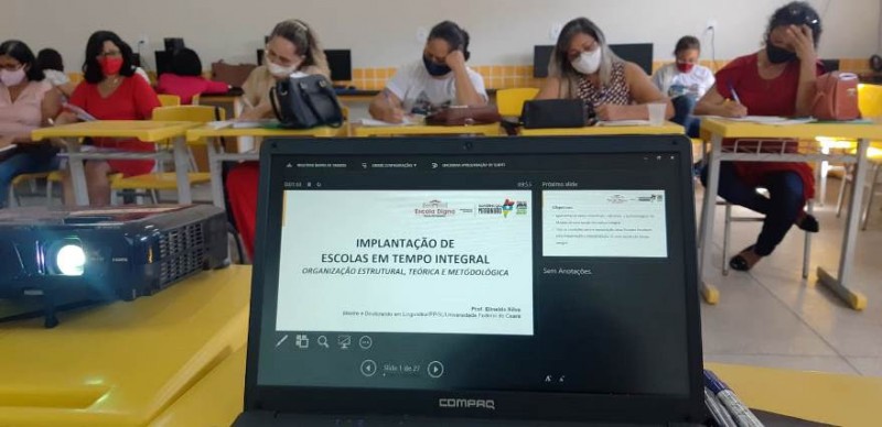 Formação de professores e gestores da Escola Municipal em Tempo Integral Ísis Monteles (Foto: Divulgação)