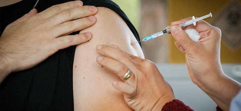 Médica ressalta que a melhor vacina é a que estiver disponível no dia da vacinação - Foto por: Ministério da Saúde