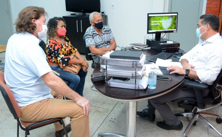 Jairo Mariano defende implantação de espaços para vendas de artesanato integrados aos roteiros turísticos tocantinenses - Foto: Flávio Cavalera / Governo do Tocantins