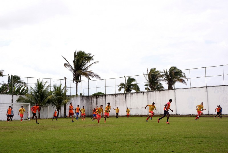 Funac realiza ações esportivas para os adolescentes (Foto: Afonso Barros) 