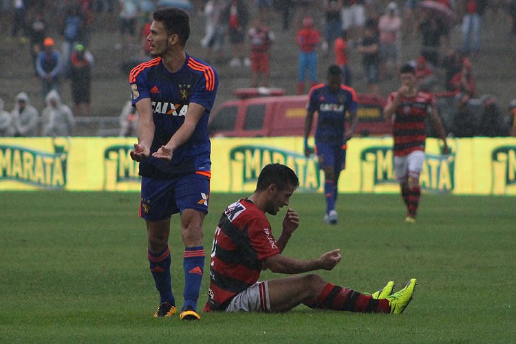 Renê (foto), Luiz Antônio e Johnathan Goiano desperdiçaram as cobranças de pênaltis