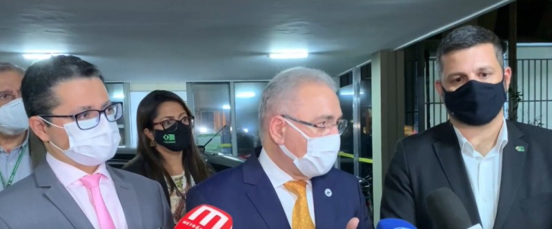 <em>Reunião teve a presença dos representantes do Conass, Ministério da Saúde e Conasems (Foto: Divulgação)</em>