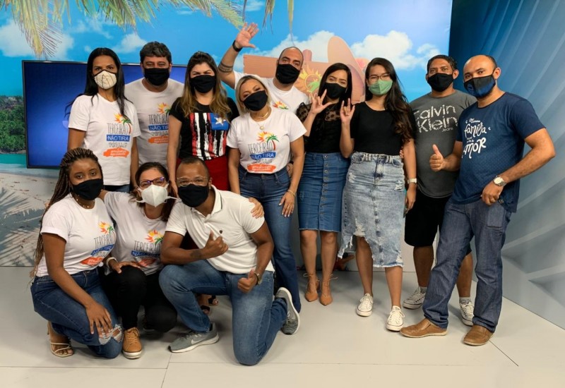 Secretária Adjunta Nádya Dutra e professores do Terceirão Não Tira Férias (Foto: Divulgação)