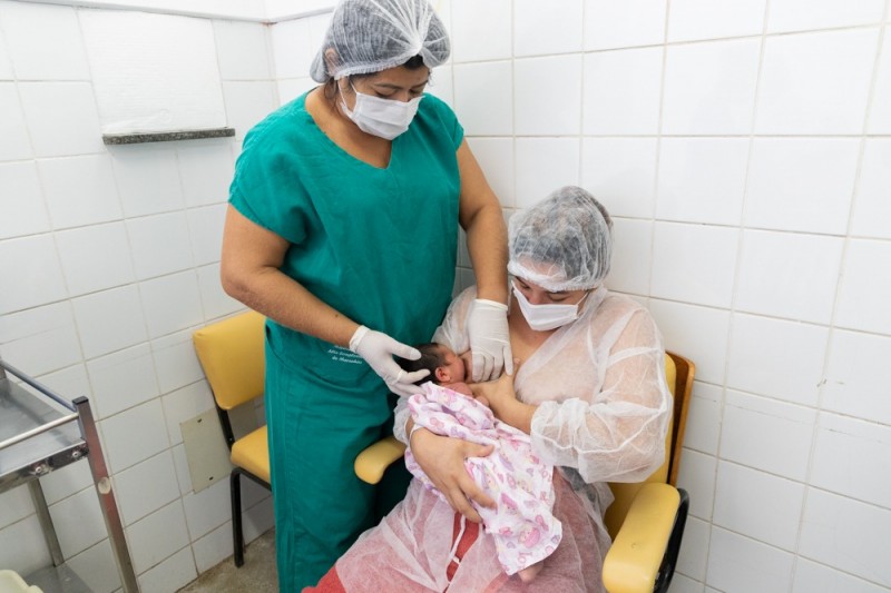 Bebês devem ser amamentados até o sexto mês de vida (Foto: Divulgação)