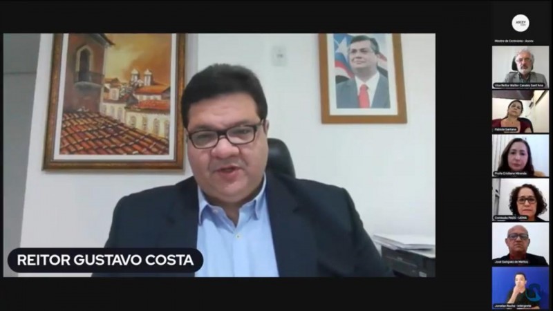 <em>Reitor da UEMA, Gustavo Costa, parabenizou os candidatos durante solenidade virtual (Foto: Reprodução)</em>