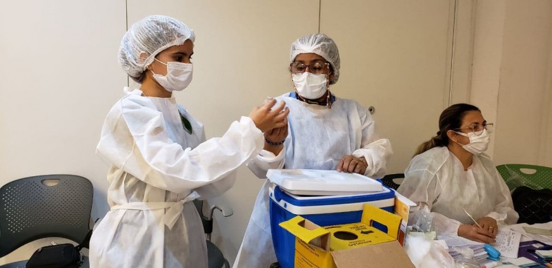 Professores e alunos da UEA são voluntários