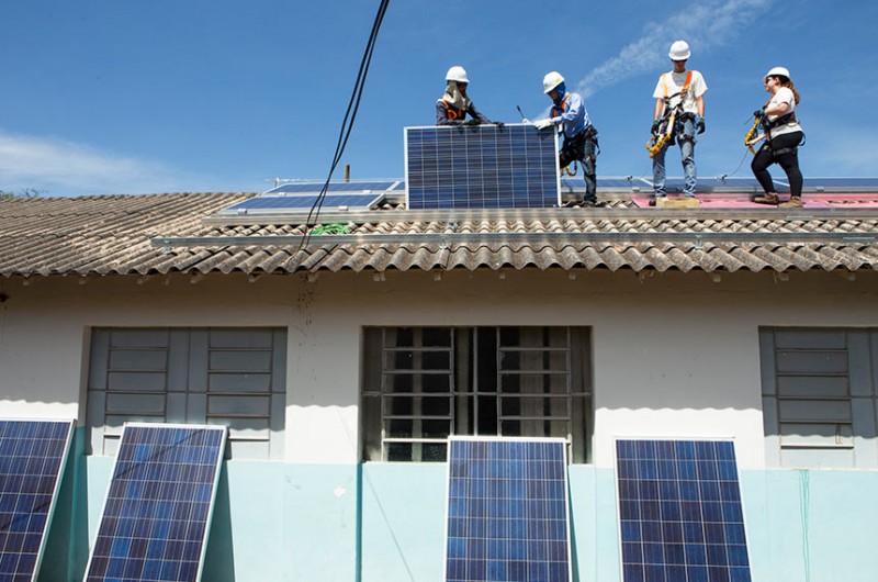 Geração de energia fotovoltaica em residência: audiência pública vai abordar marco legal para o setor - Otávio Almeida/Greenpeace